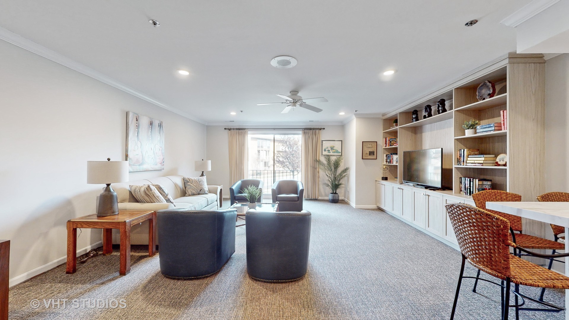 1230 N Western Avenue Unit: 201