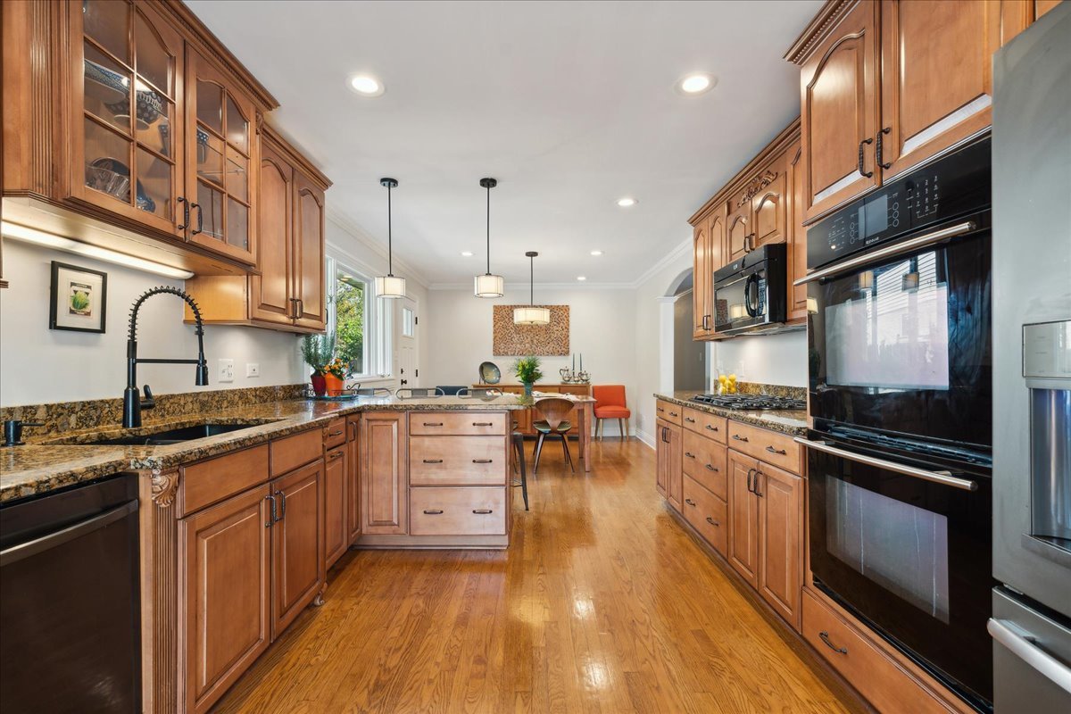 222 W Scranton Avenue