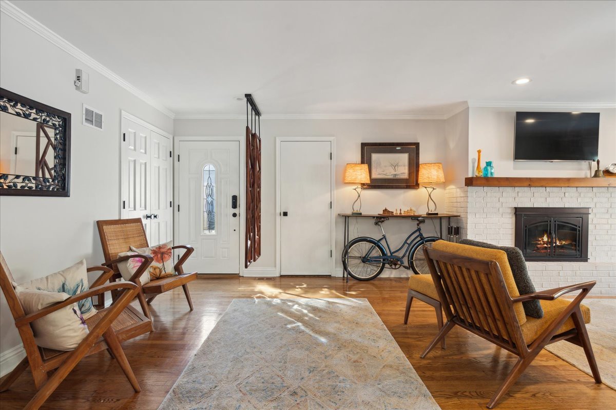 222 W Scranton Avenue