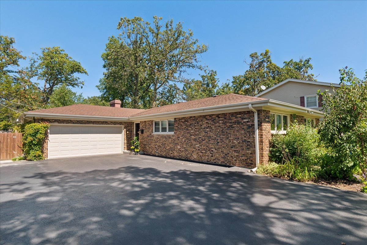 222 W Scranton Avenue