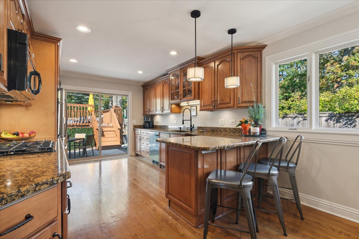 222 W Scranton Avenue