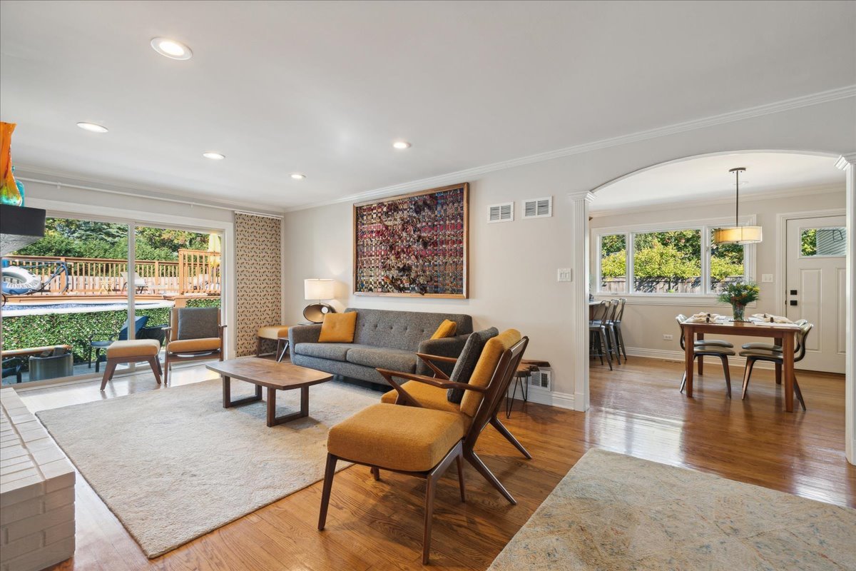 222 W Scranton Avenue