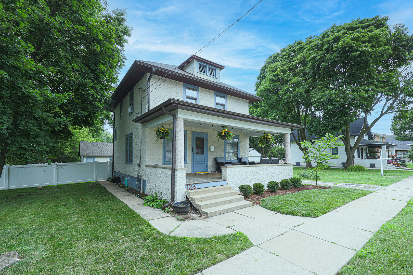 124 E Sunnyside Avenue