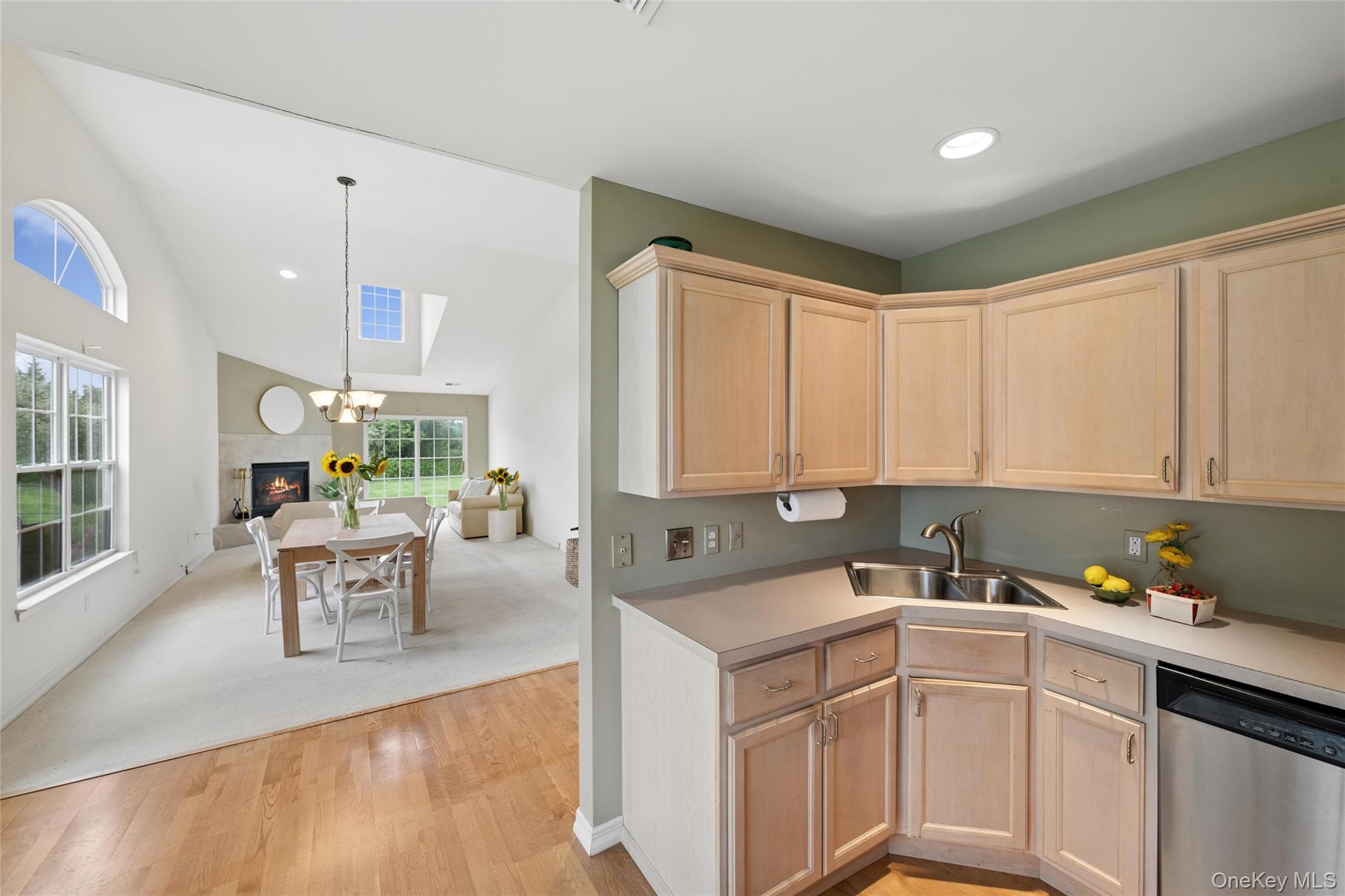 46 Summerfield Lane N