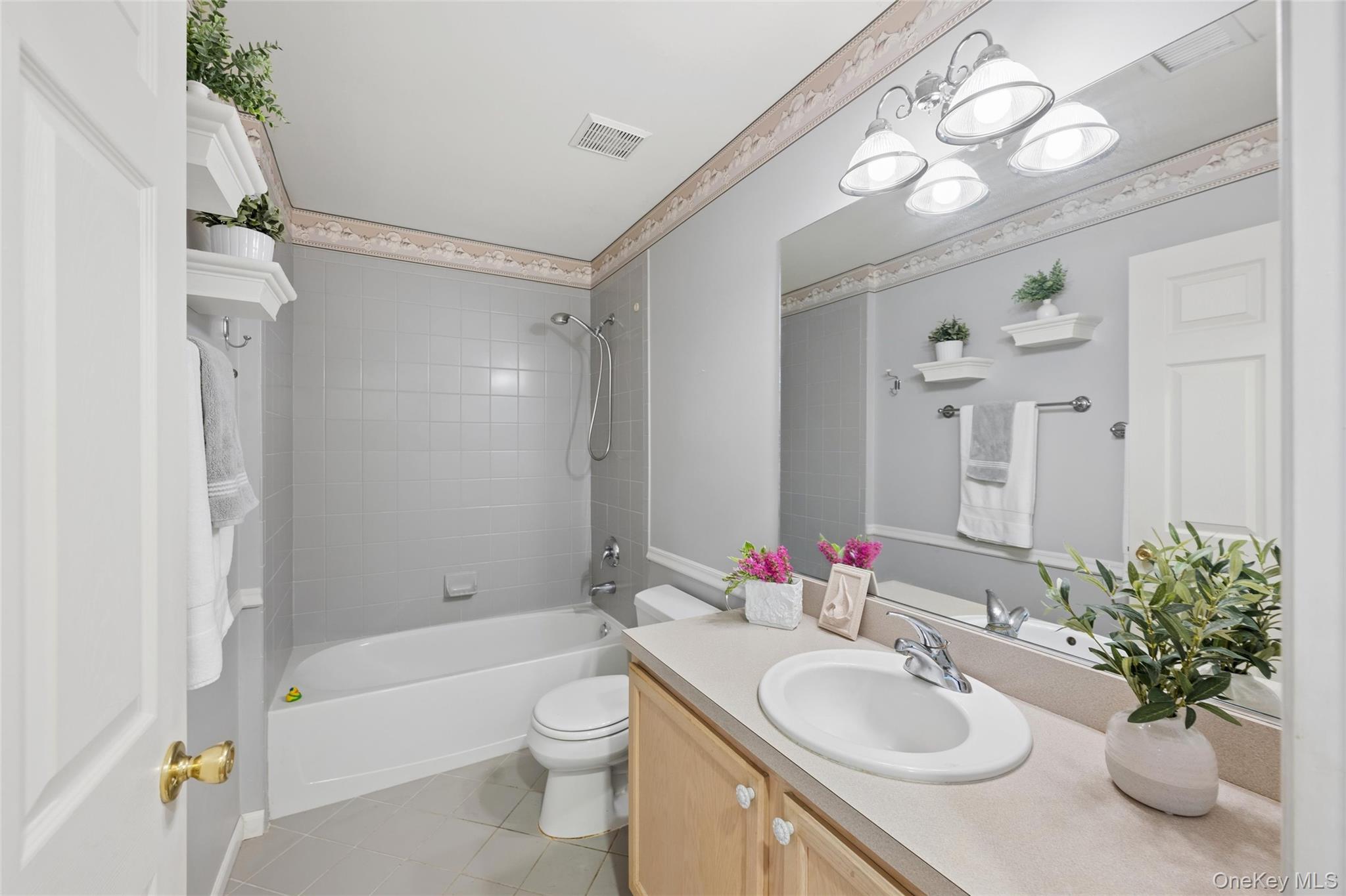 46 Summerfield Lane N