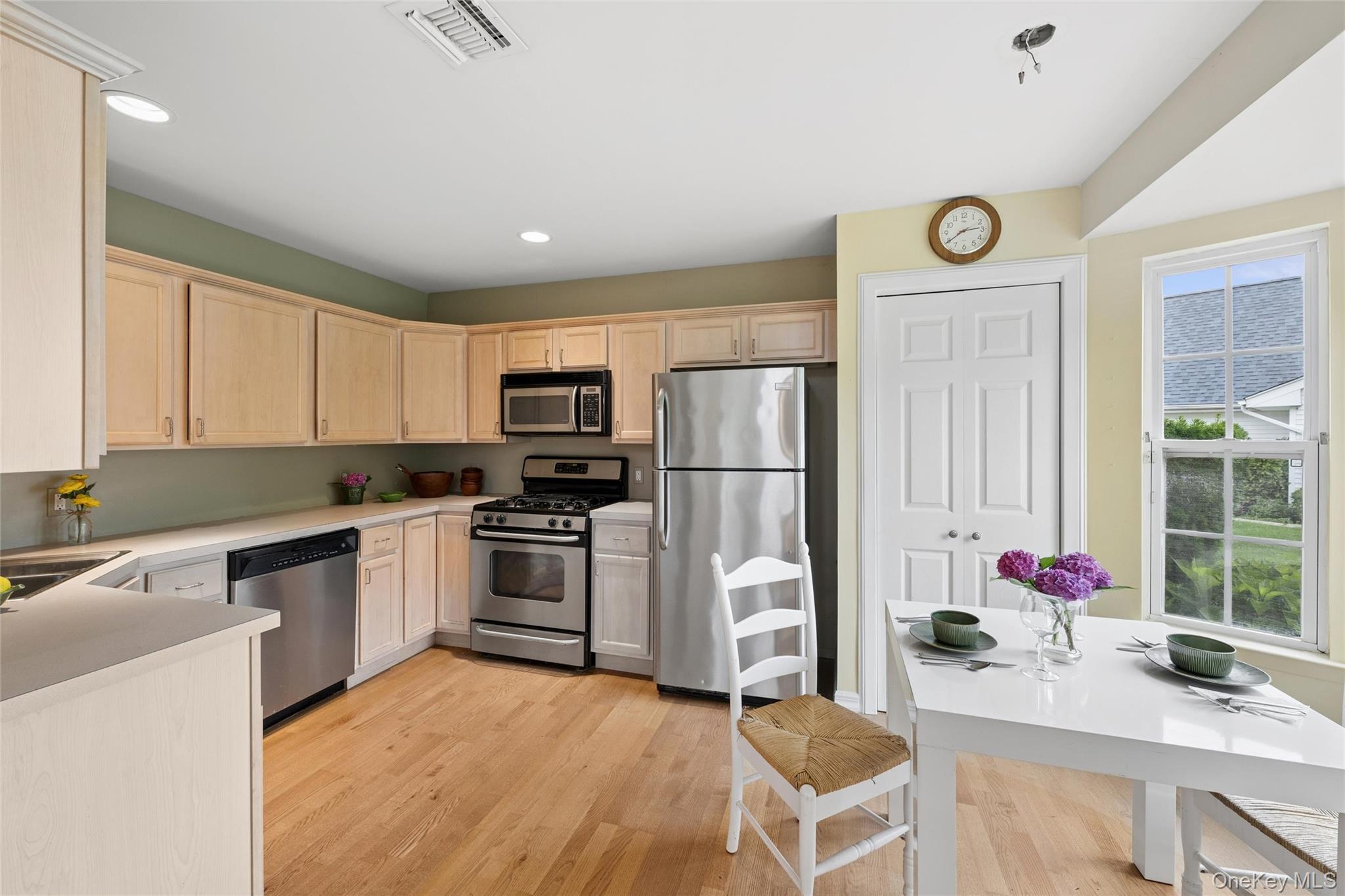 46 Summerfield Lane N