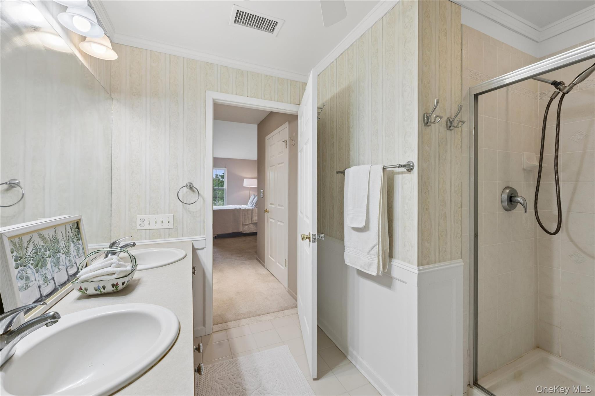 46 Summerfield Lane N
