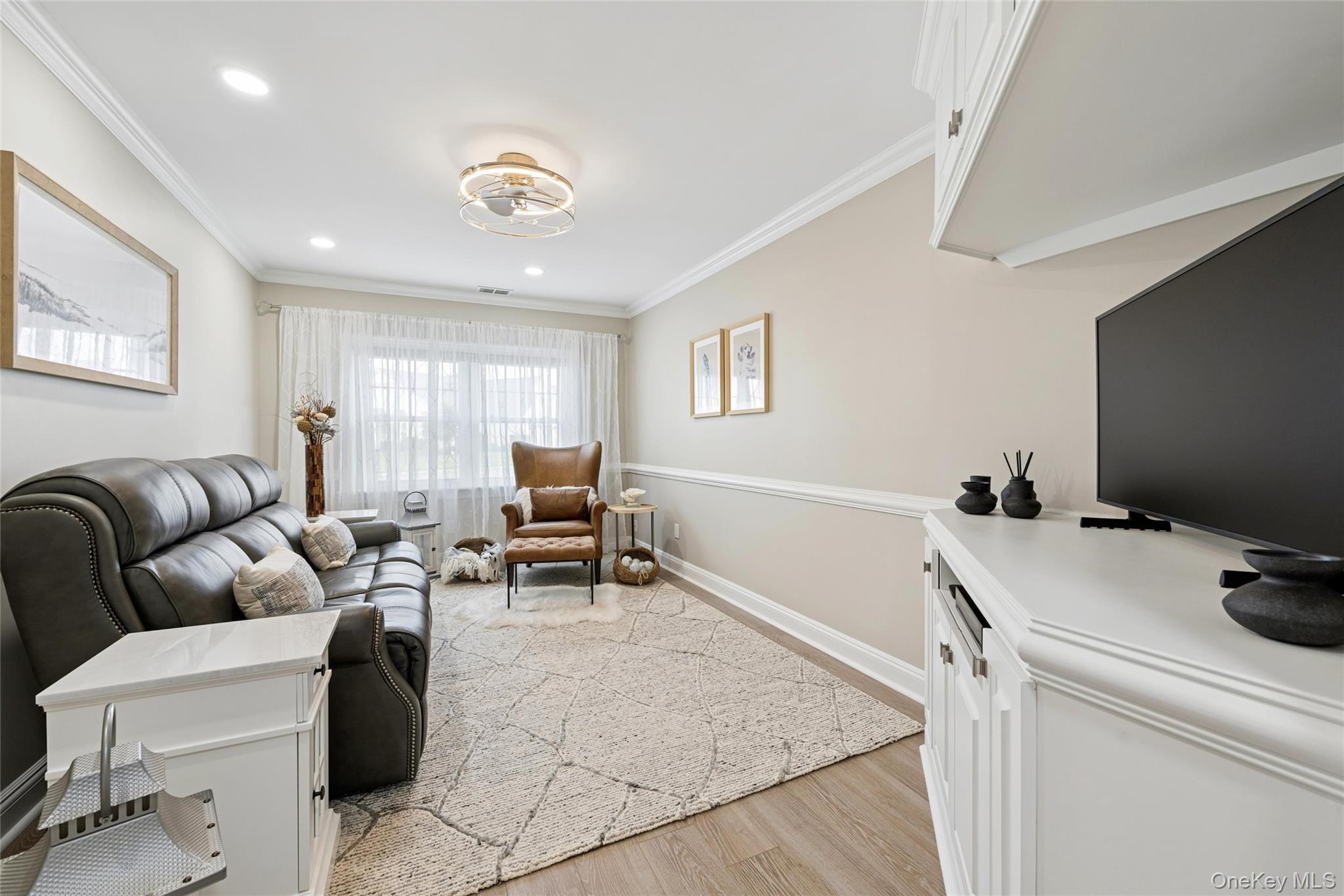 3 Summerfield Lane S