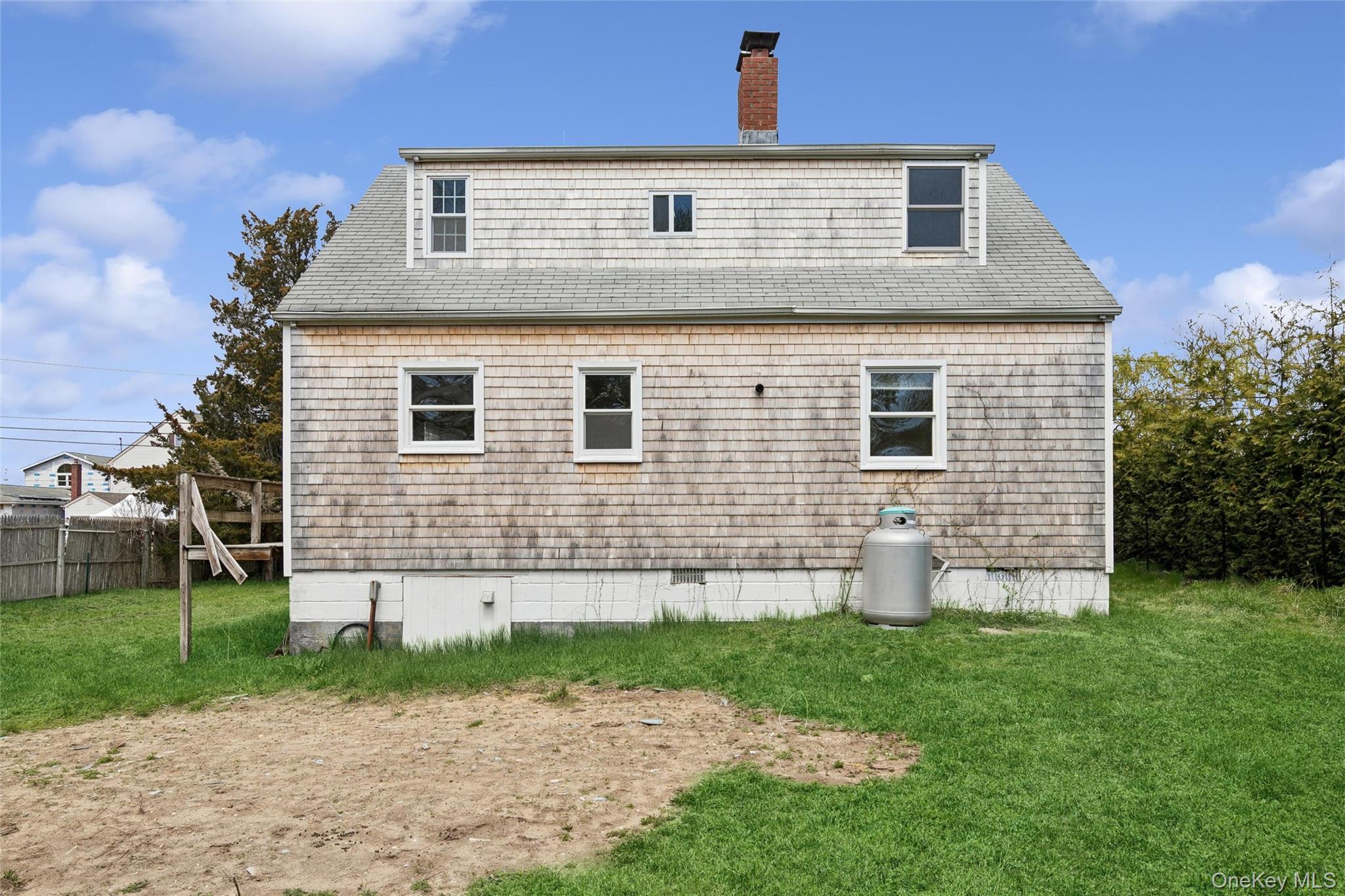 56 Inlet Road W