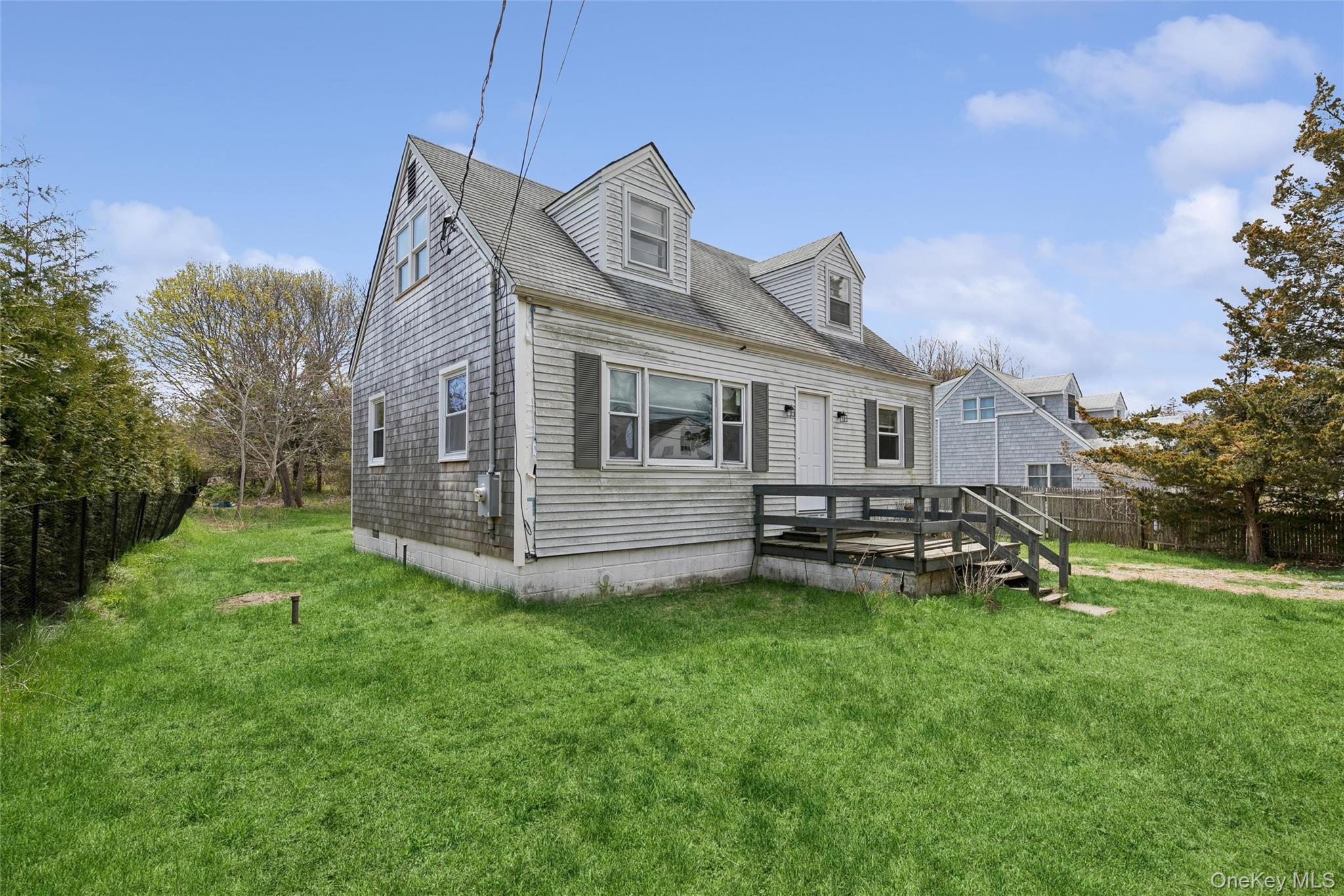 56 Inlet Road W