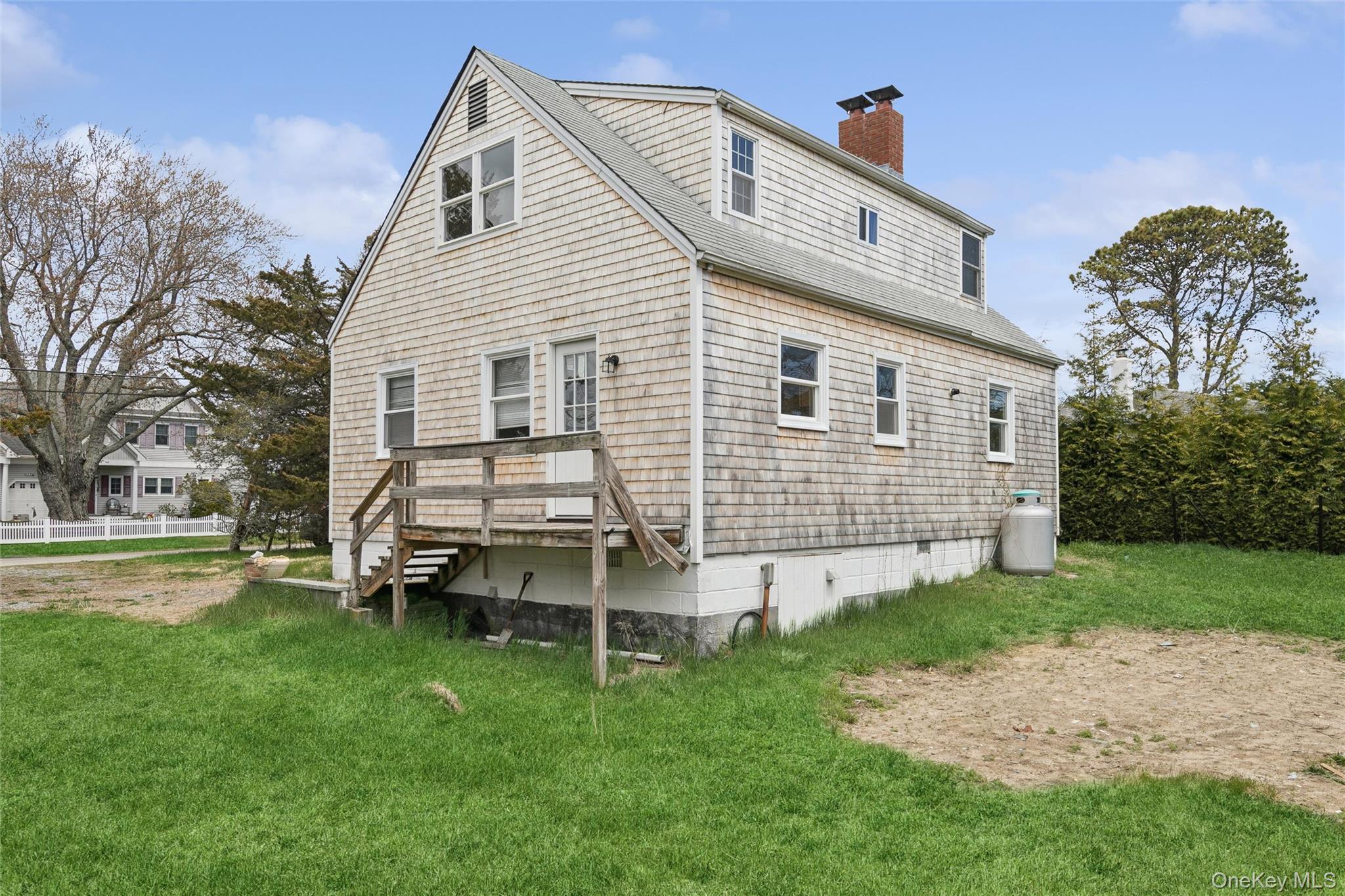 56 Inlet Road W