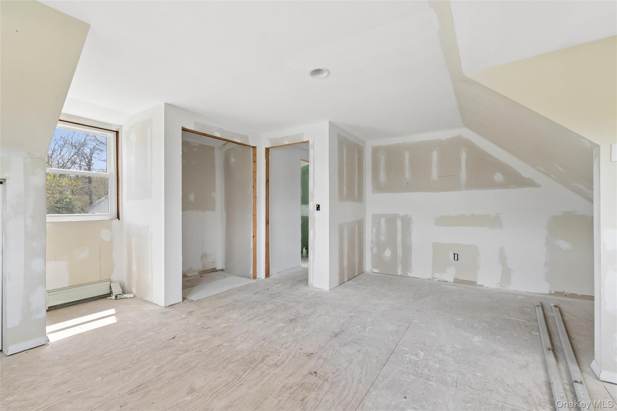 56 Inlet Road W