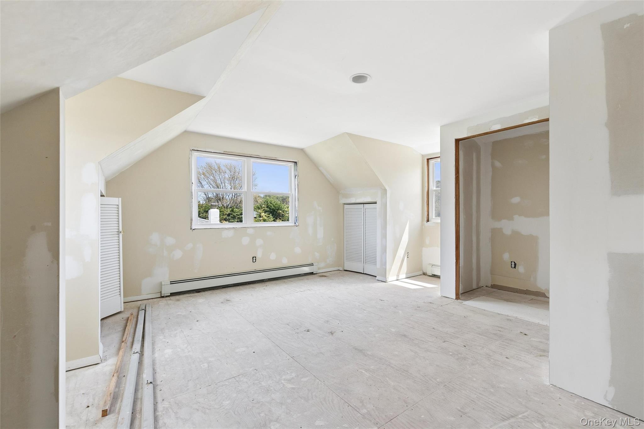 56 Inlet Road W