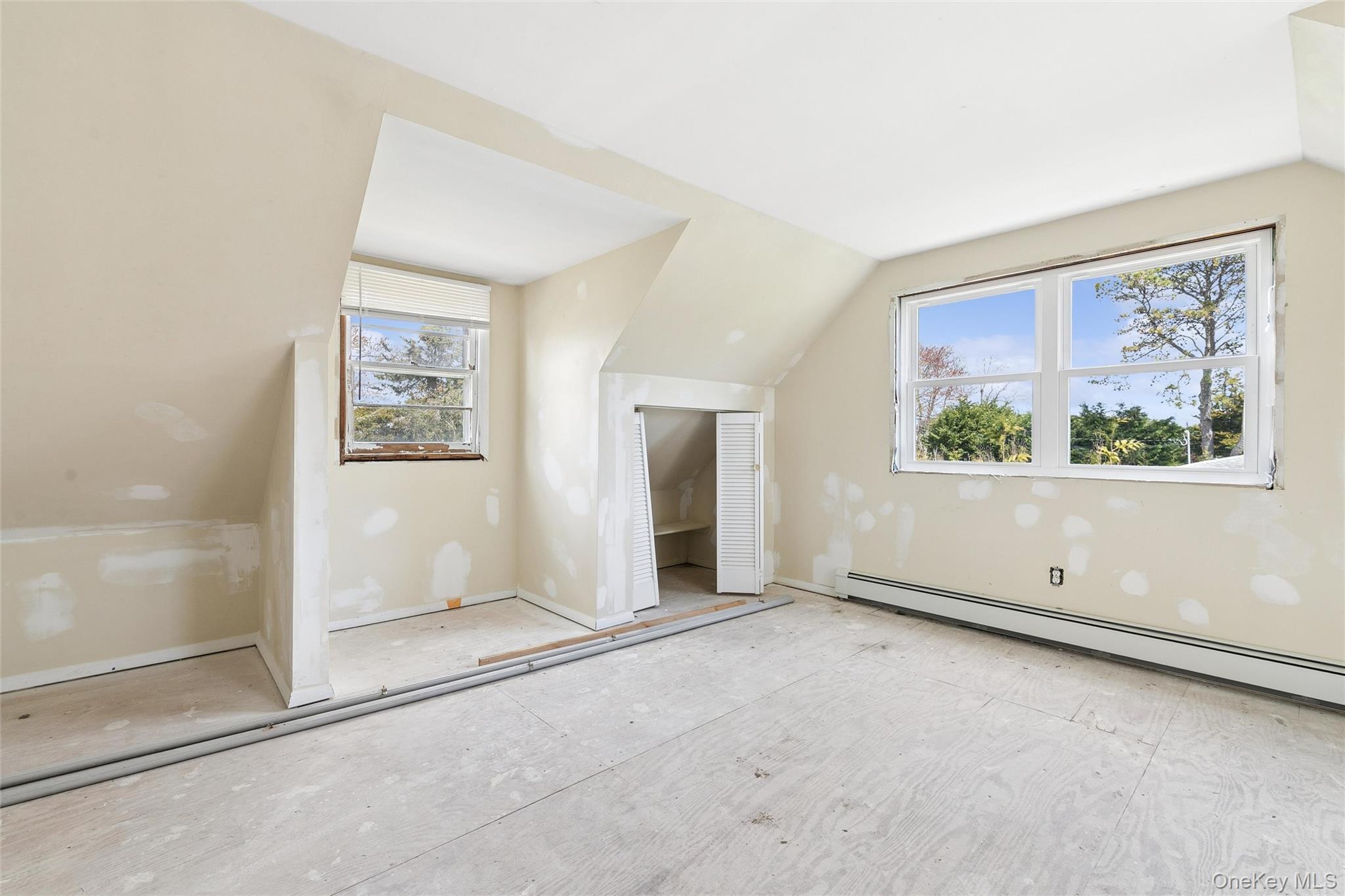 56 Inlet Road W