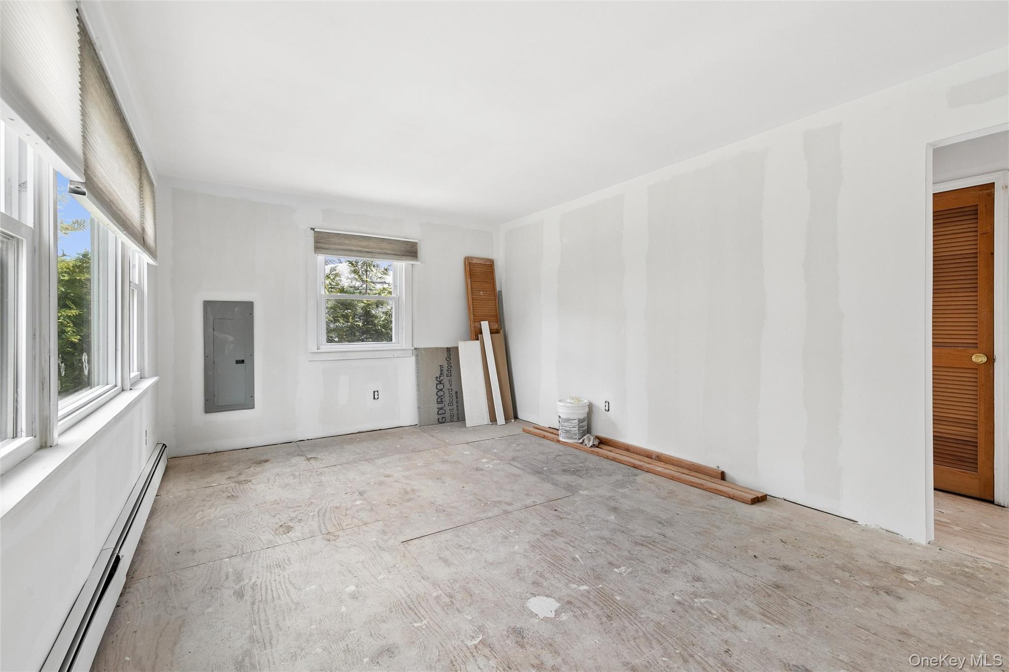 56 Inlet Road W