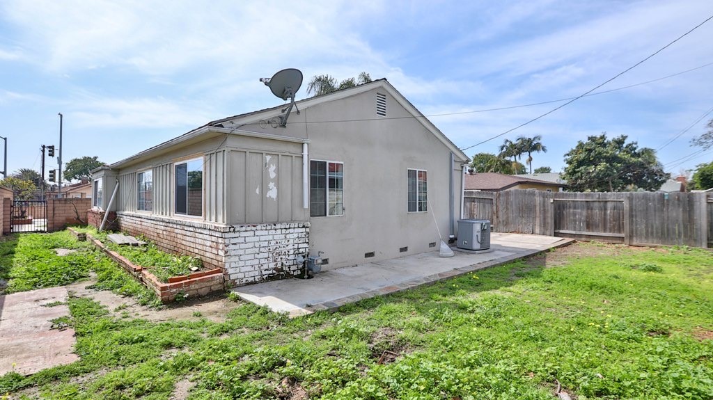 12121 Euclid Street