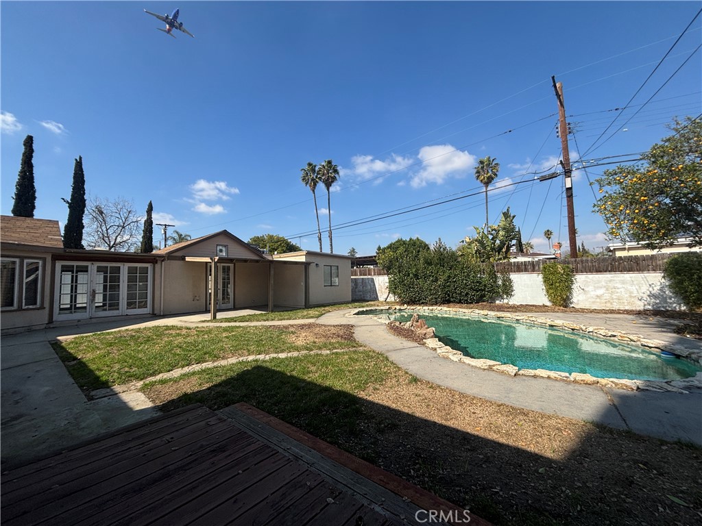 7006 Babcock Avenue