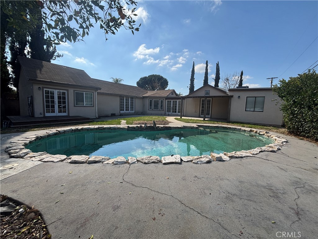 7006 Babcock Avenue