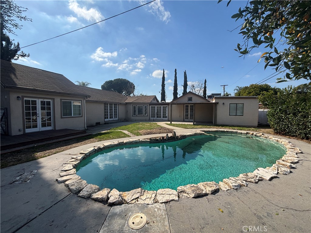 7006 Babcock Avenue