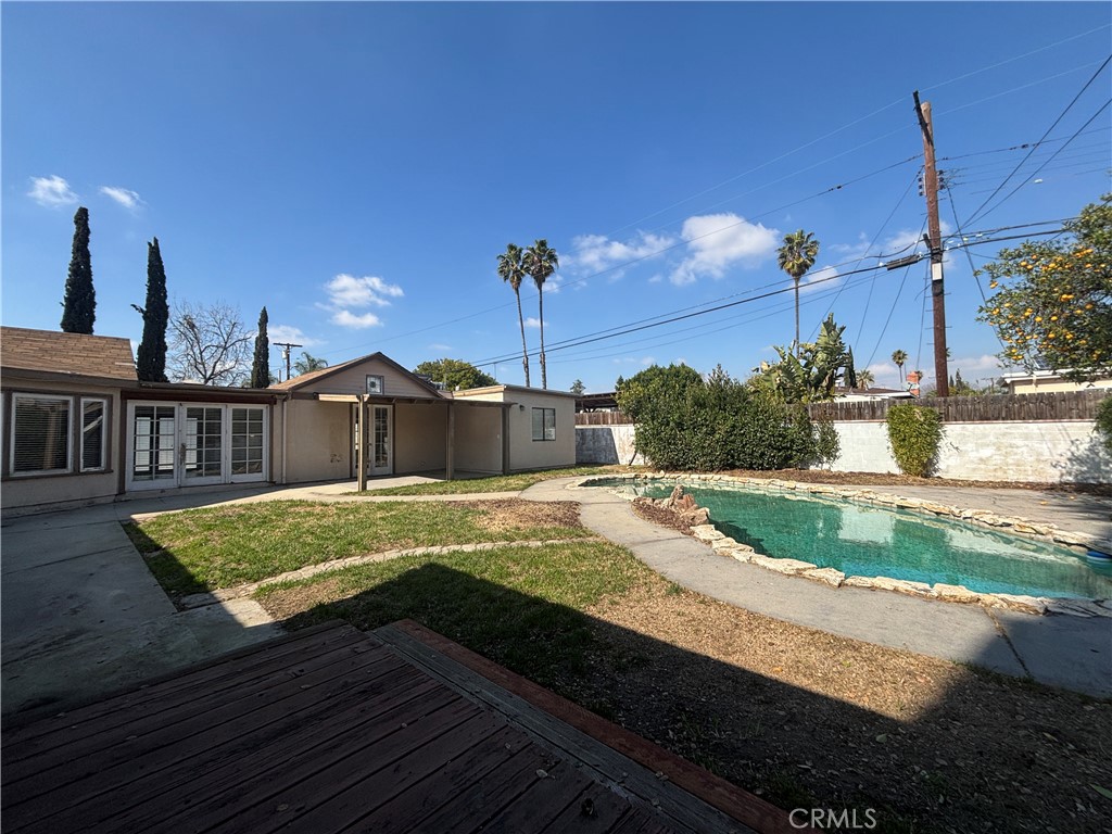 7006 Babcock Avenue