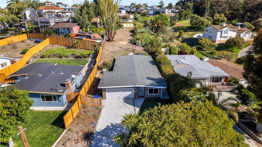 2824 Macdonald Street