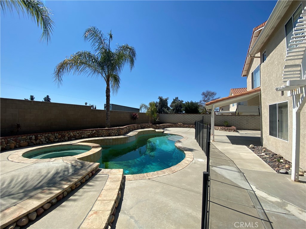 42851 Avenida Tigre