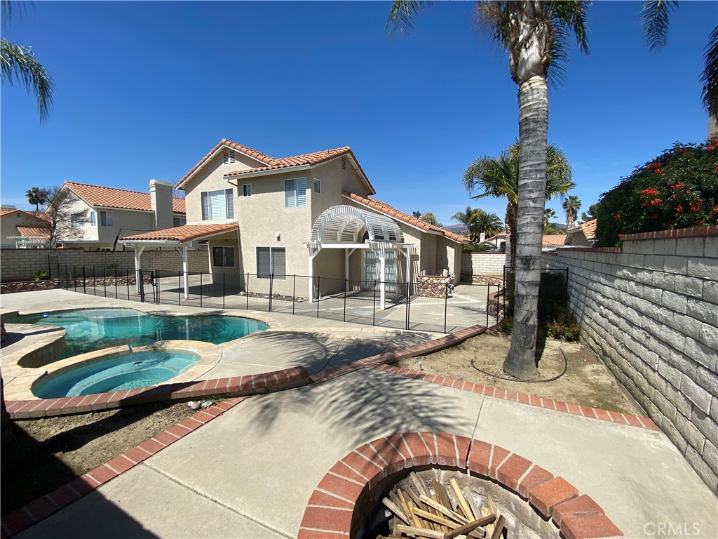 42851 Avenida Tigre