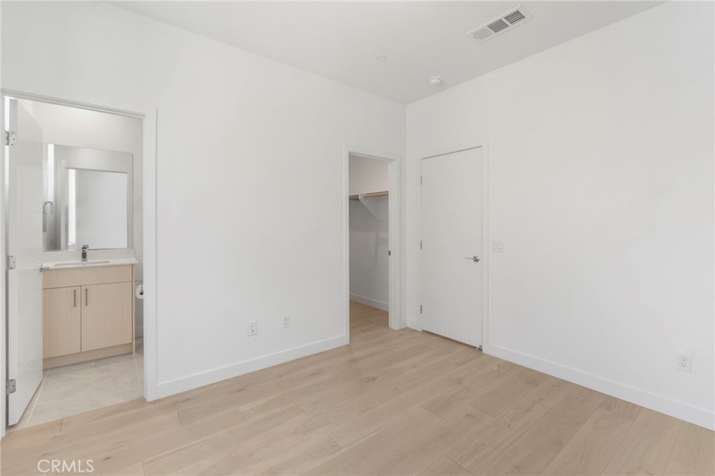 22 E Sunset Street