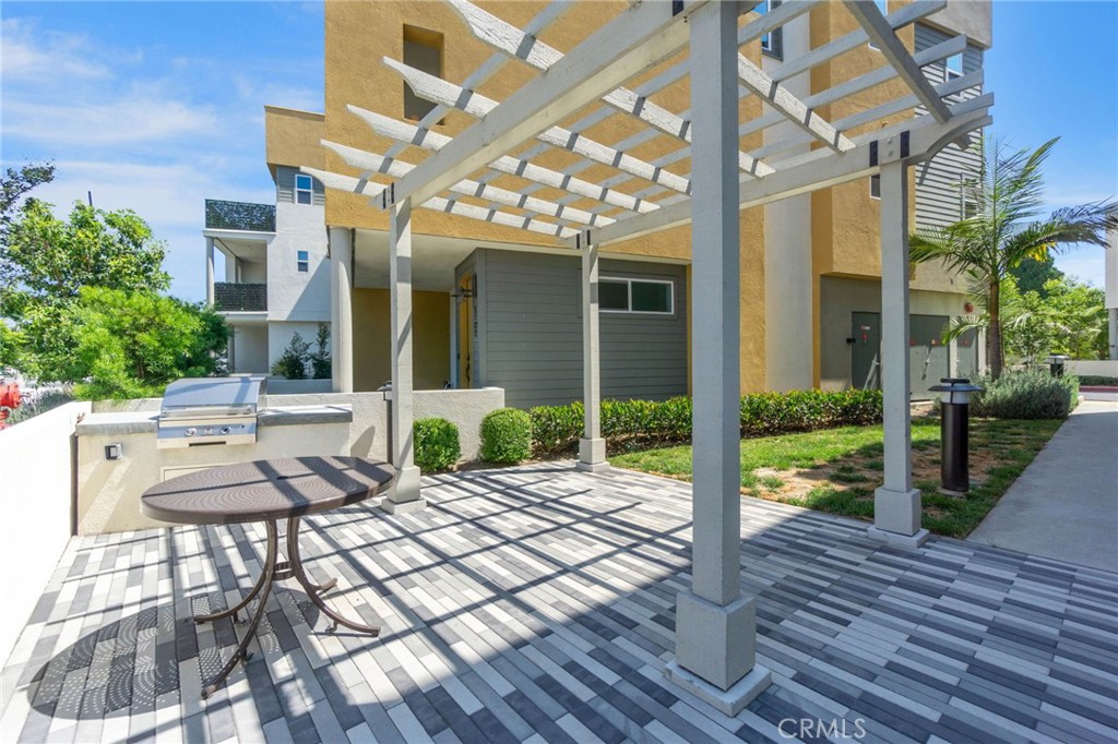 22 E Sunset Street