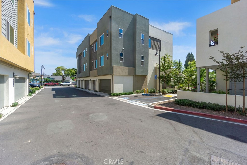 22 E Sunset Street