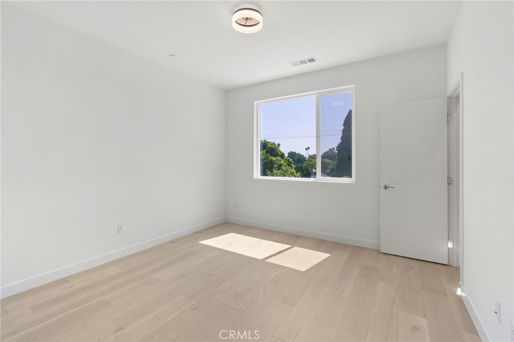 22 E Sunset Street