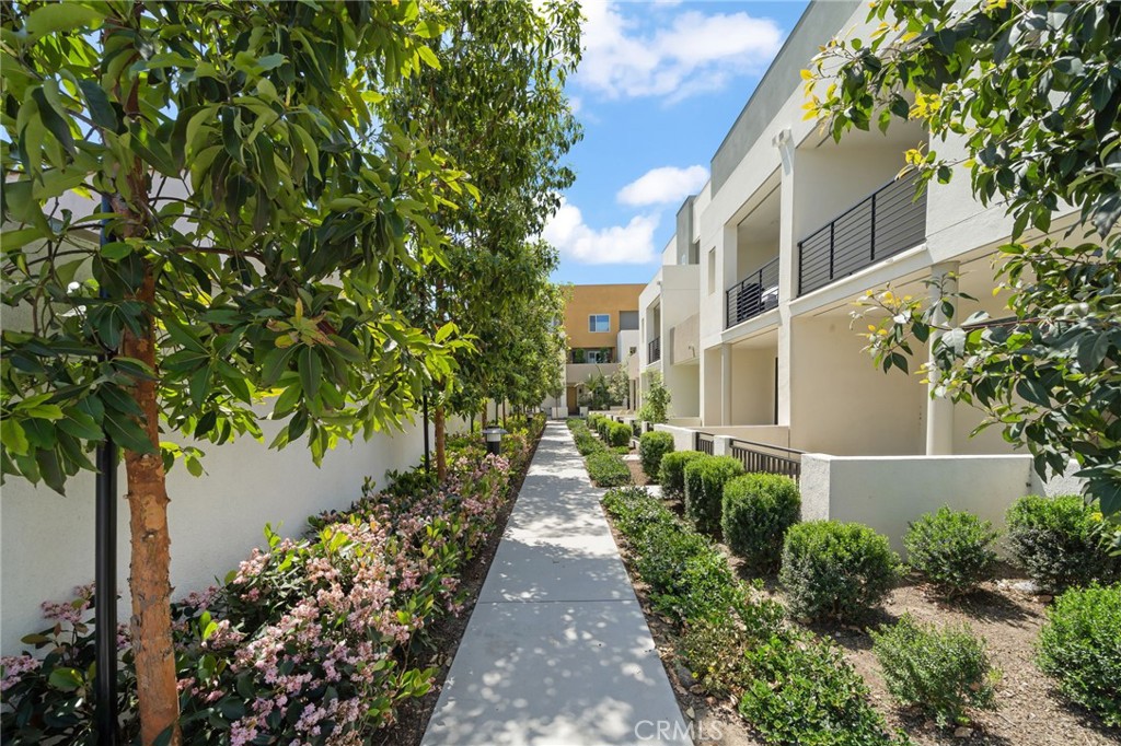 22 E Sunset Street