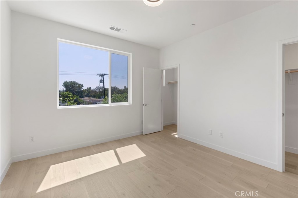 22 E Sunset Street