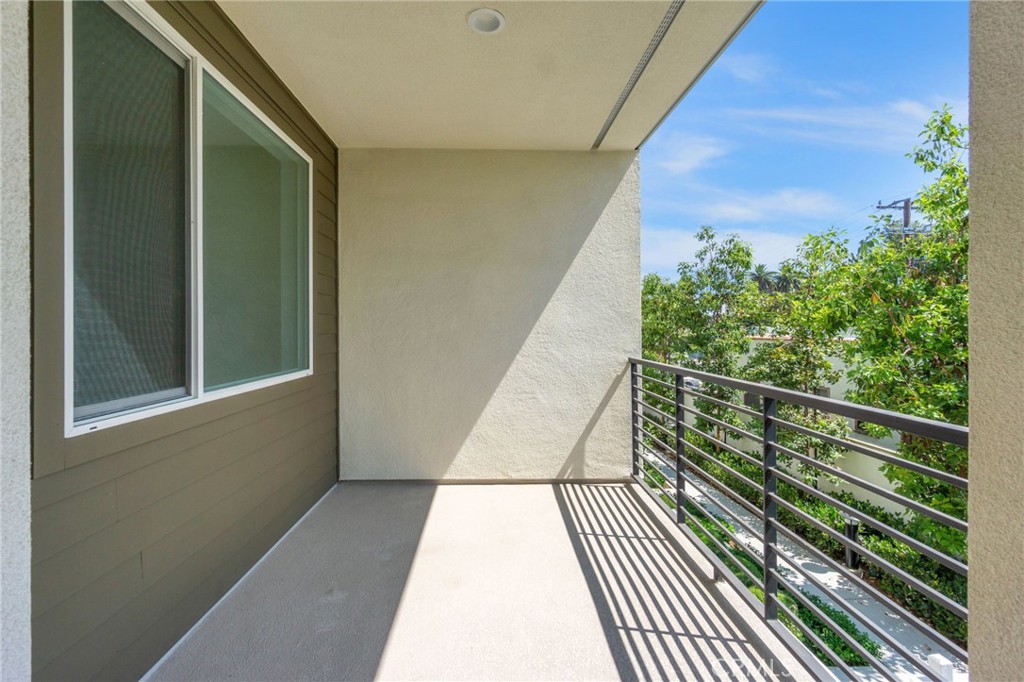 22 E Sunset Street