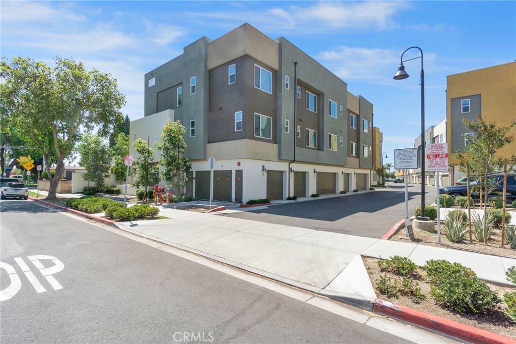 22 E Sunset Street