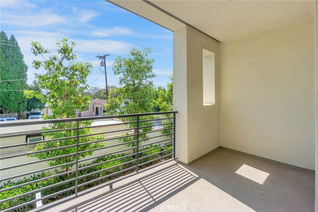 22 E Sunset Street