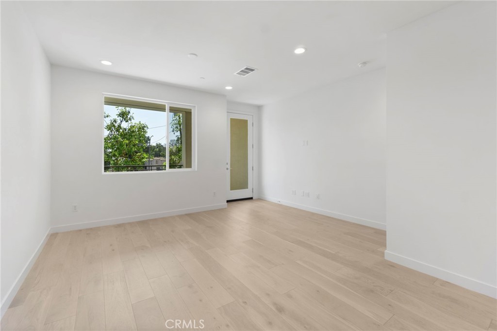 22 E Sunset Street