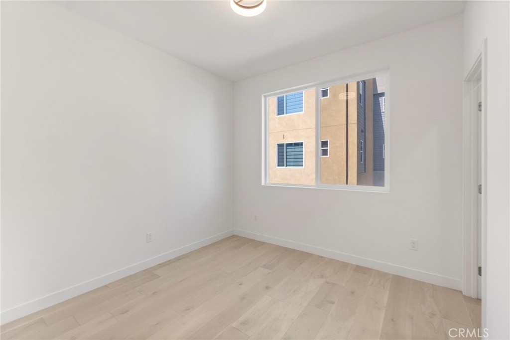 22 E Sunset Street