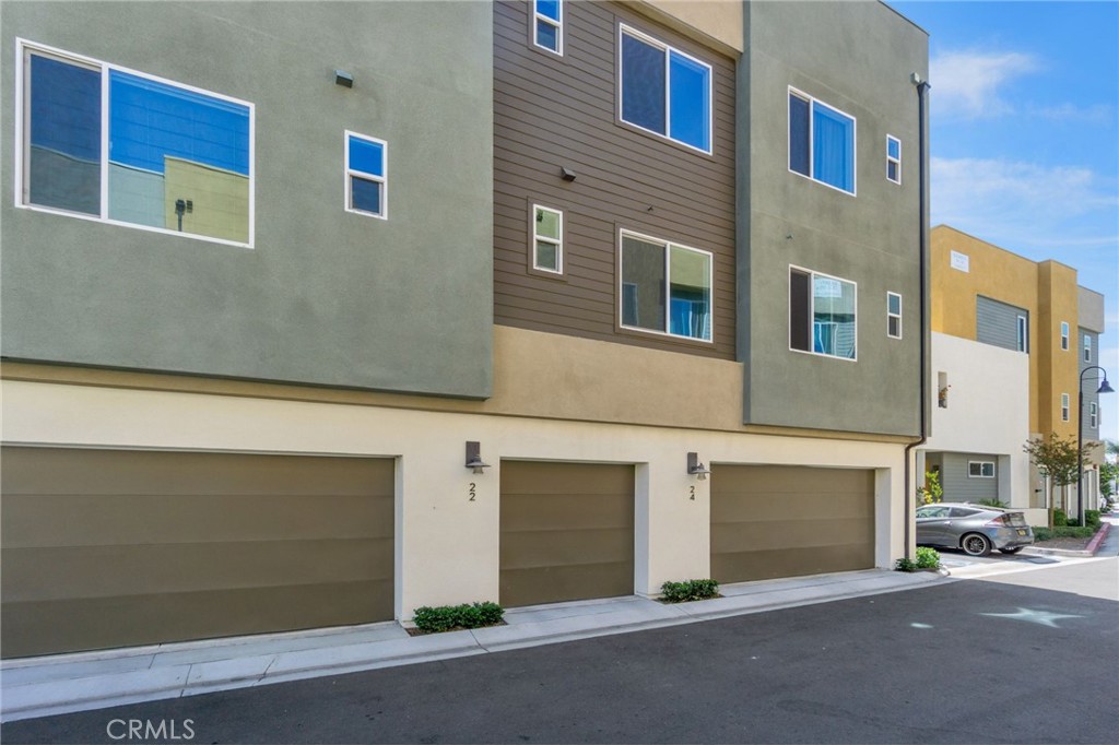 22 E Sunset Street