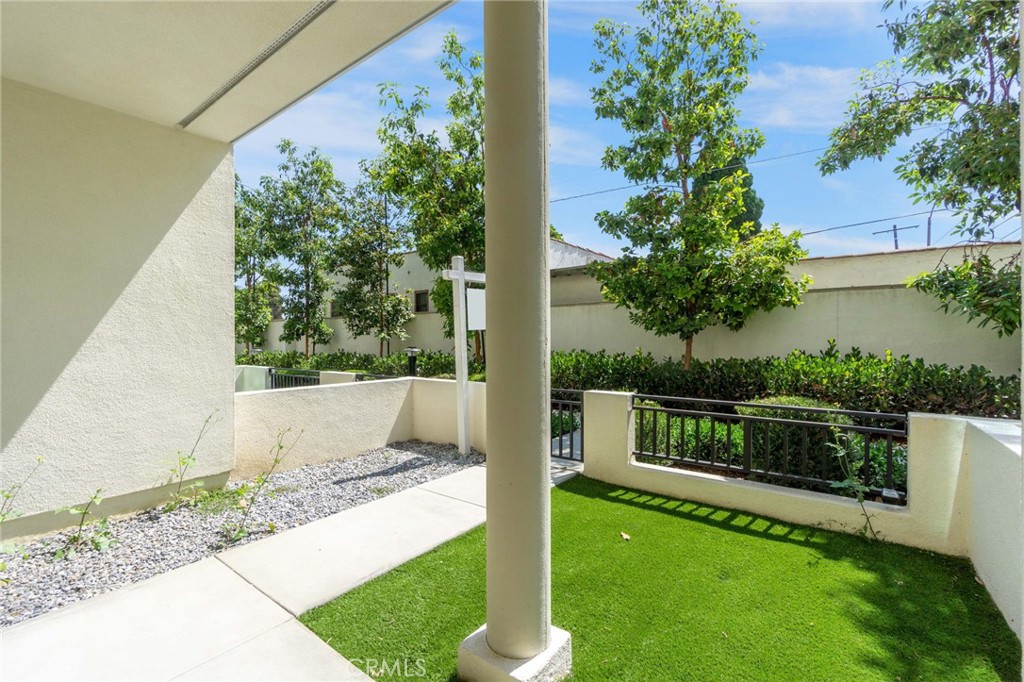22 E Sunset Street