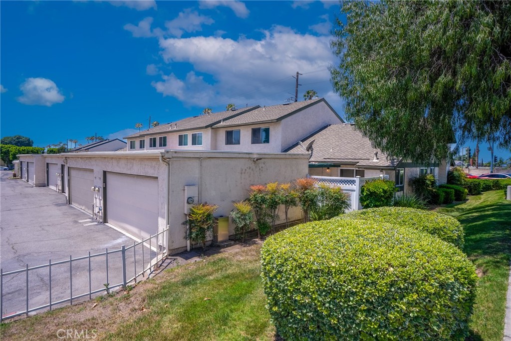 799 Archwood Avenue