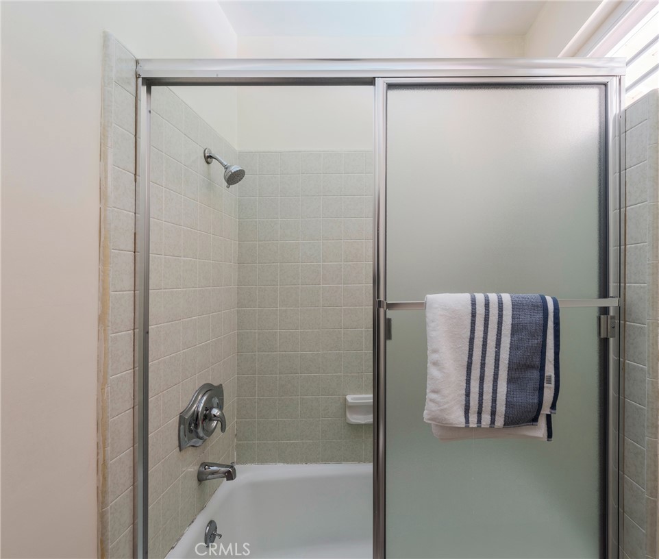 30243 Avenida Selecta
