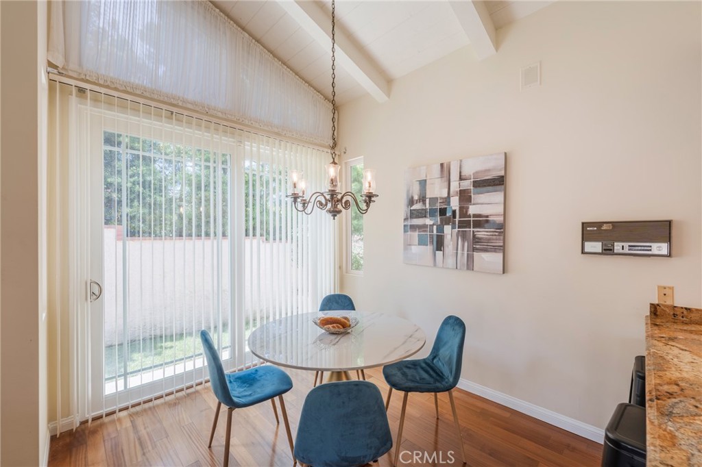 30243 Avenida Selecta