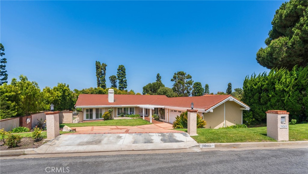 30243 Avenida Selecta