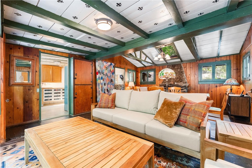 25 Hot Spring Canyon Rd