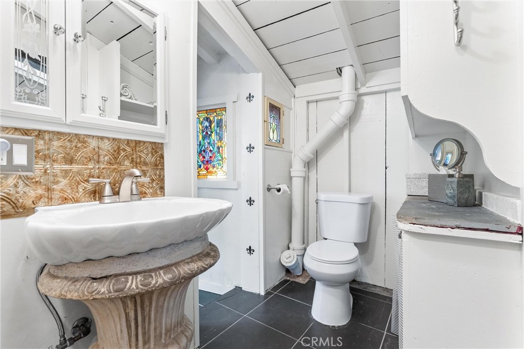 25 Hot Spring Canyon Rd