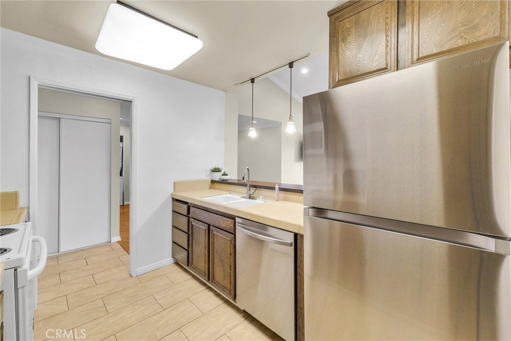 4170 Elm Avenue 304