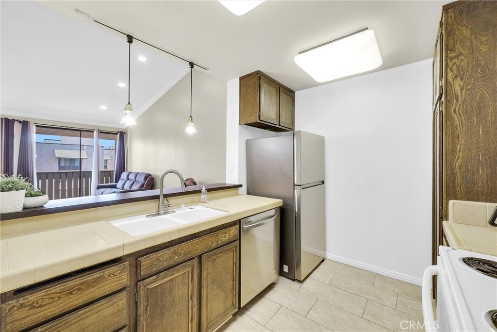 4170 Elm Avenue 304