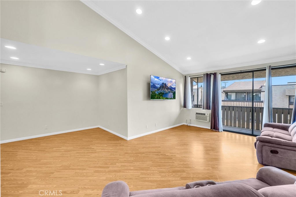 4170 Elm Avenue 304