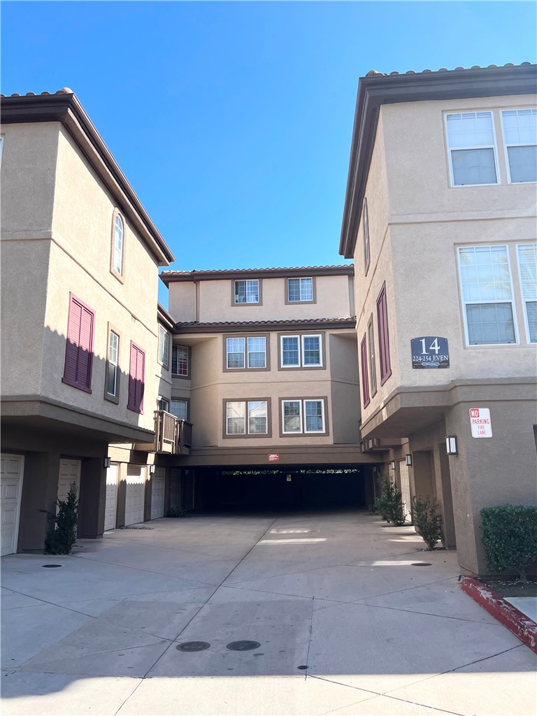 250 Montana Del Lago Drive